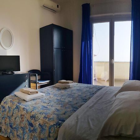 Brezza Di Mare Apartment Lido di Ostia Ngoại thất bức ảnh