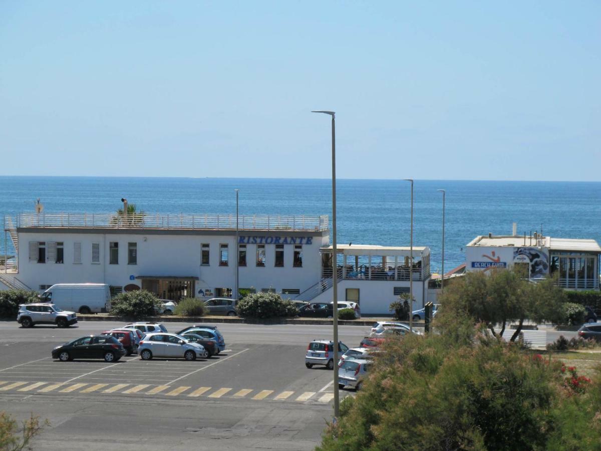 Brezza Di Mare Apartment Lido di Ostia Ngoại thất bức ảnh