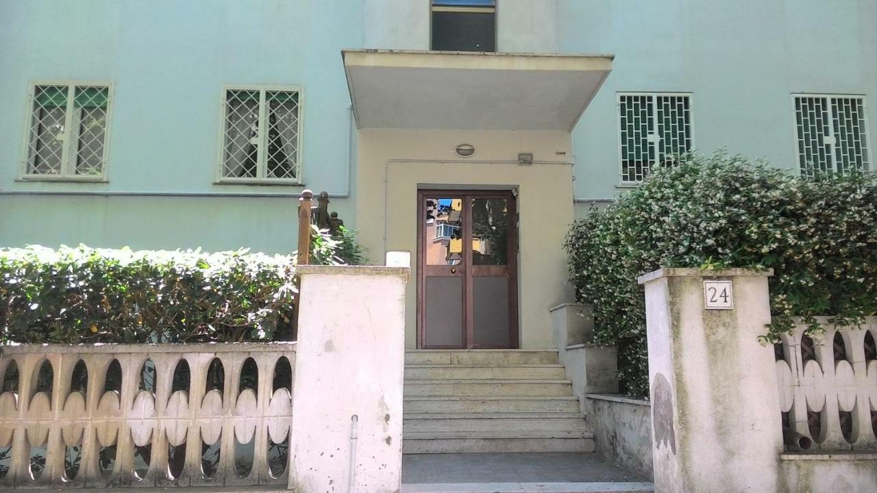 Brezza Di Mare Apartment Lido di Ostia Ngoại thất bức ảnh
