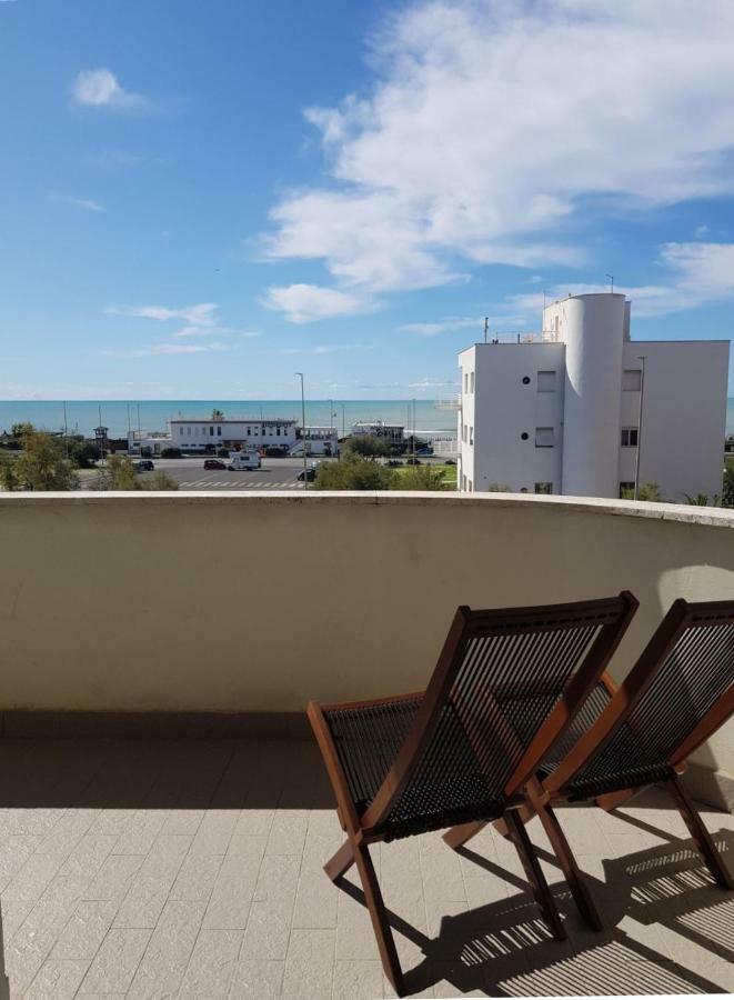 Brezza Di Mare Apartment Lido di Ostia Ngoại thất bức ảnh